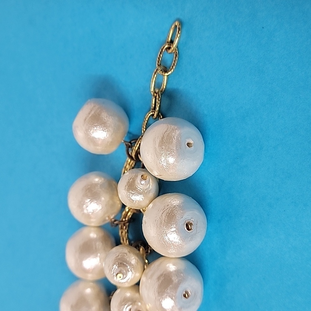 Pearl Like Gold Tone Link Bracelet and Matching Faux Earrings - Picture 12 of 13